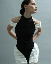 The Noir & Pearl Sculpt Mini